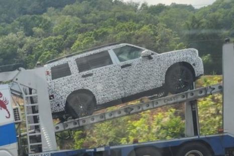 2024 Hyundai Santa Fe spied with boxy body