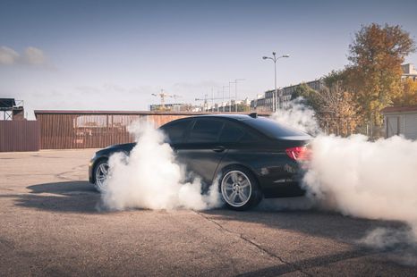 Is it illegal to do a burnout in Australia?