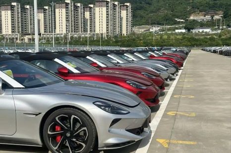 MG Cyberster electric roadsters spied ready to ship out