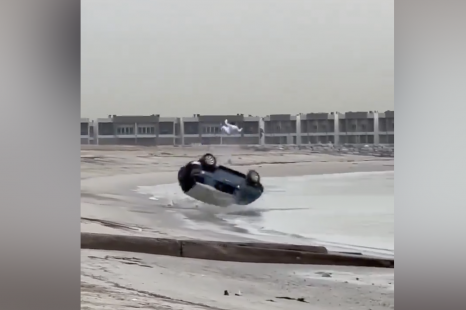 Man thrown from FJ Cruiser in beach rollover caught on camera