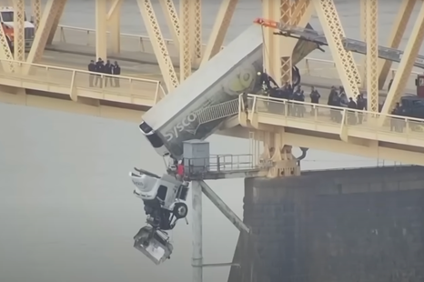 Harrowing dashcam video shows what it's like to dangle off the side of a tall bridge