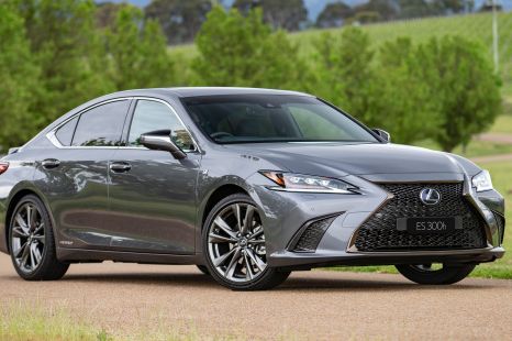 2020 Lexus ES price and specs