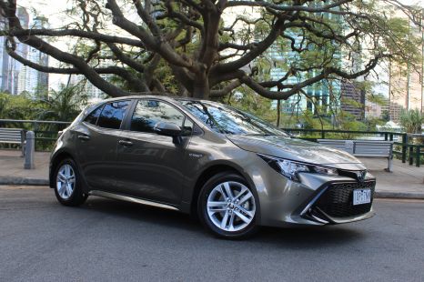 2020 Toyota Corolla SX Hybrid hatch review
