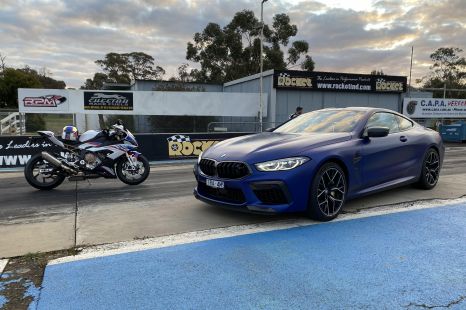 2020 BMW M8 Competition v BMW S 1000 RR: Dragparison