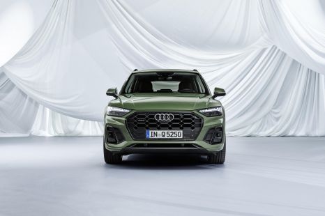 Hold off buying your new premium mid-size SUV: These are coming by 2021
