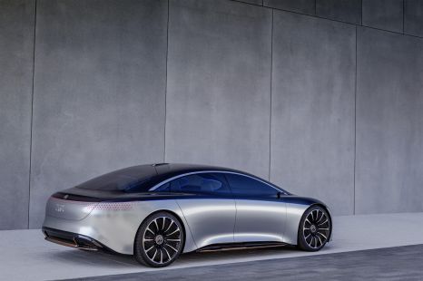 Mercedes-Benz pairs with CATL for 700km batteries