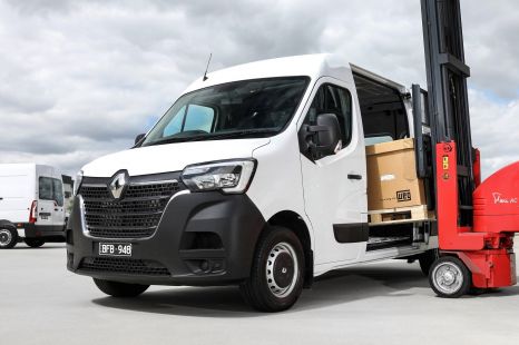 Renault reveals capped-price van servicing