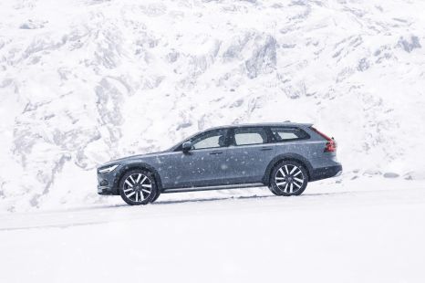 2021 Volvo V90 Cross Country axed