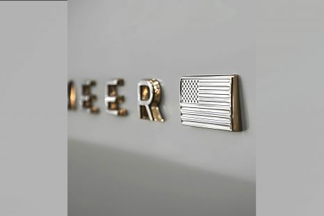 Jeep teases flagship Grand Wagoneer