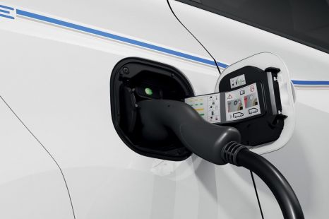 Western Australia building country's longest 'electric highway'