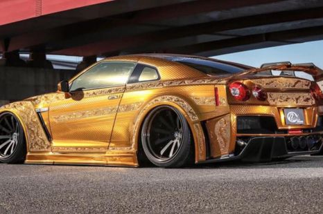 This GOLD plated Godzilla took 2000 man hours and over $1 million to build!