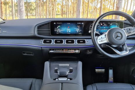 Mercedes-Benz MBUX infotainment review