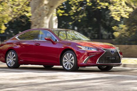 2021 Lexus ES price and specs