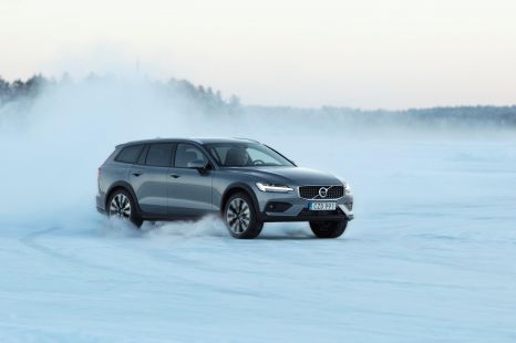 Volvo V60 Cross Country due second half of 2021