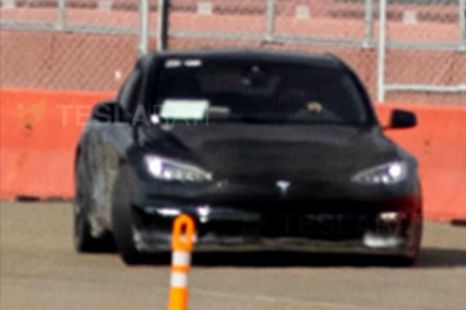 2021 Tesla Model S update spied