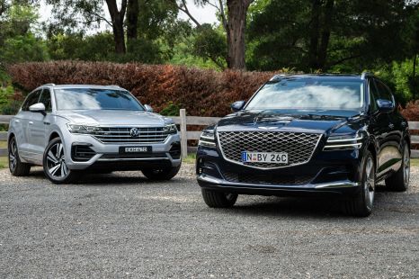 2021 Genesis GV80 3.0D v Volkswagen Touareg 210TDI R-Line comparison