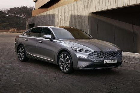 Kia K8 debuts brand's new design direction