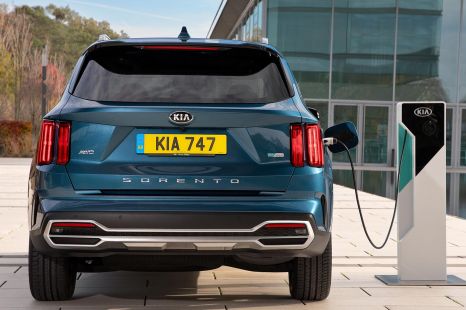 2021 Kia Sorento PHEV detailed