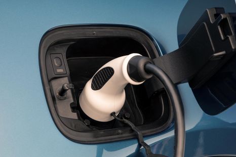 Mercedes-Benz defends PHEVs as more than a ‘compliance trick’