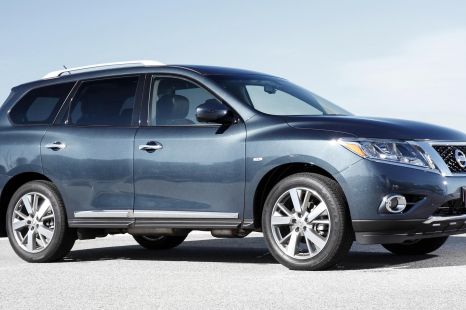 Nissan Pathfinder hybrid recalled