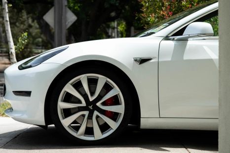 2021 Tesla Model 3 price drops below $60,000