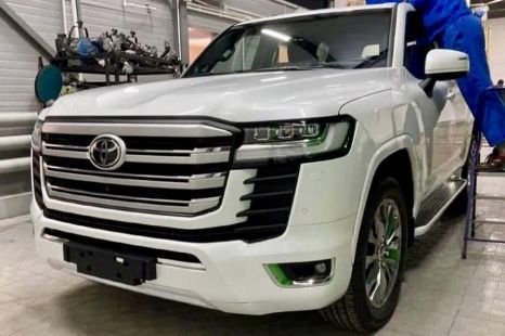 Toyota LandCruiser 300 Series leaked - UPDATE: Here's a closer look