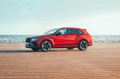 Bentley Bentayga S revealed, here early 2022