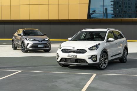 2021 Kia Niro Hybrid v Toyota C-HR Hybrid comparison
