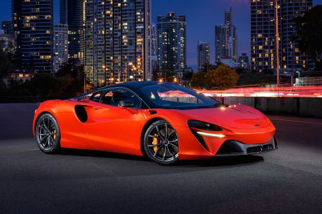 2022 McLaren Artura price and specs