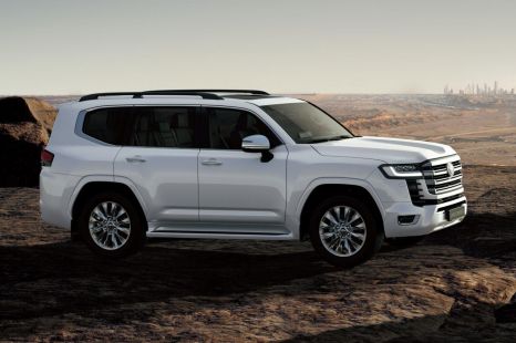 2022 Toyota LandCruiser 300 side-by-side with LandCruiser 200