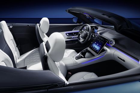 2022 Mercedes-AMG SL interior revealed
