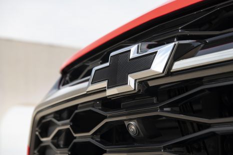 General Motors patents visibility-boosting pillars