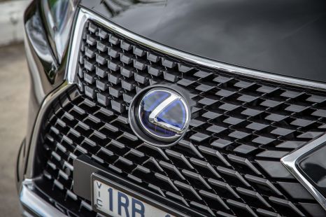 Lexus introducing large, three-row crossover - report