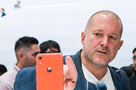 iPhone designer Jonathan Ive to work with Ferrari