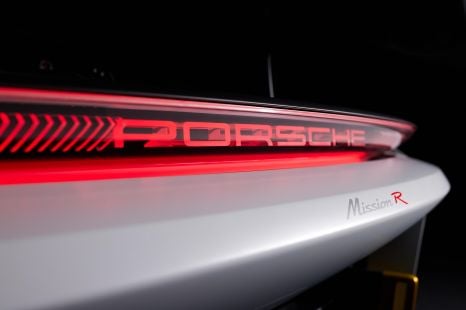 2025 Porsche 718 going electric, 911 staying petrol - report