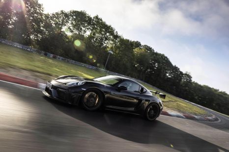2022 Porsche 718 Cayman GT4 RS confirmed