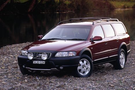 Volvo V70 and XC70 recalled