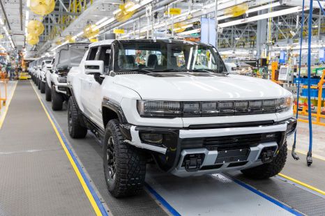 2022 GMC Hummer EV deliveries starting in December 2021