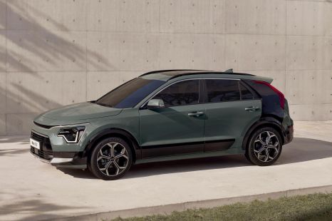 2022 Kia Niro Hybrid detailed