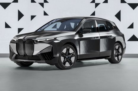 BMW iX Flow showcases colour-changing technology