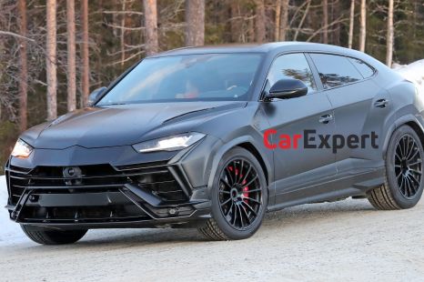 2022 Lamborghini Urus Evo spied undisguised