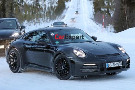 2022 Porsche 911 Safari spied