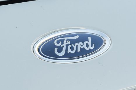 Ford CEO denies plans to spin off EV or ICE business