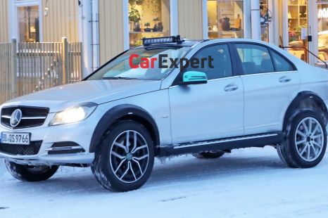 Mysterious Mercedes-Benz SUV mule spied