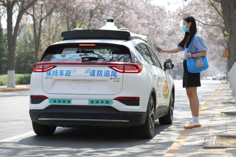 China suspends robotaxi permits after mass outage