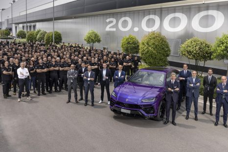 Lamborghini Urus sets new production record