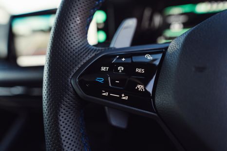 Volkswagen brings back the push-button steering wheel
