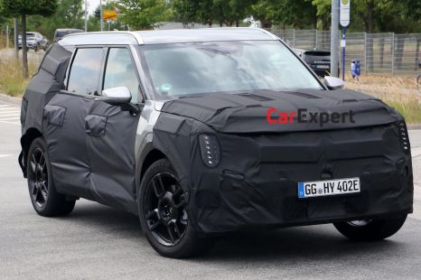 2023 Kia EV9 electric SUV spied for the first time
