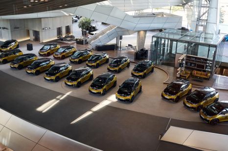 Final BMW i3 EVs painted gold, delivered to rental company