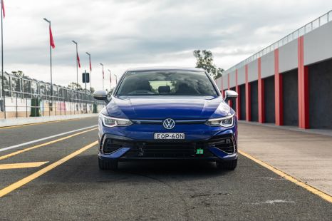 Volkswagen Golf R: Boosted engine closing in, 20 Years special delayed